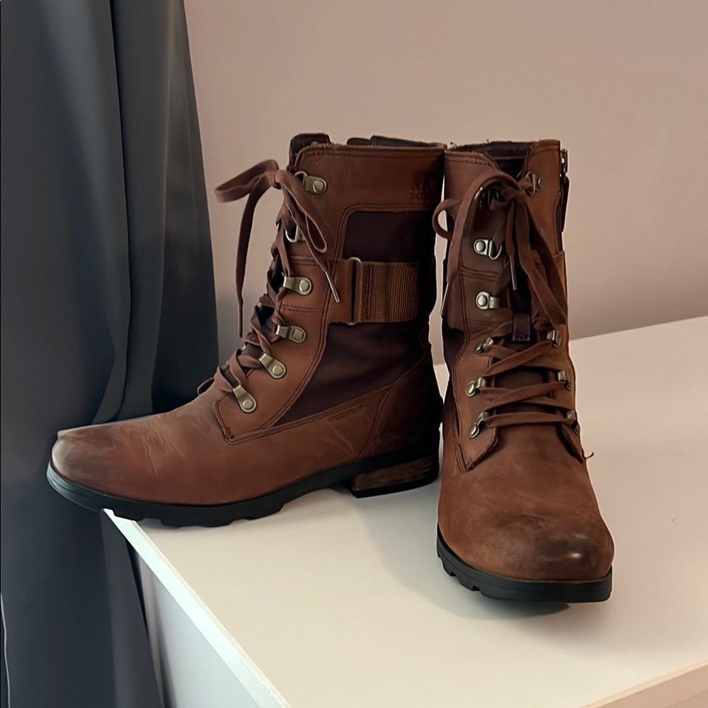 Sorel Emelie Conquest Booties